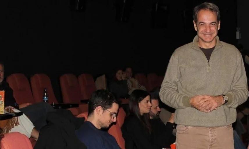 Κυριάκος Μητσοτάκης: Στο σινεμά με τον γιο του για τον «Καποδίστρια» του Σμαραγδή
