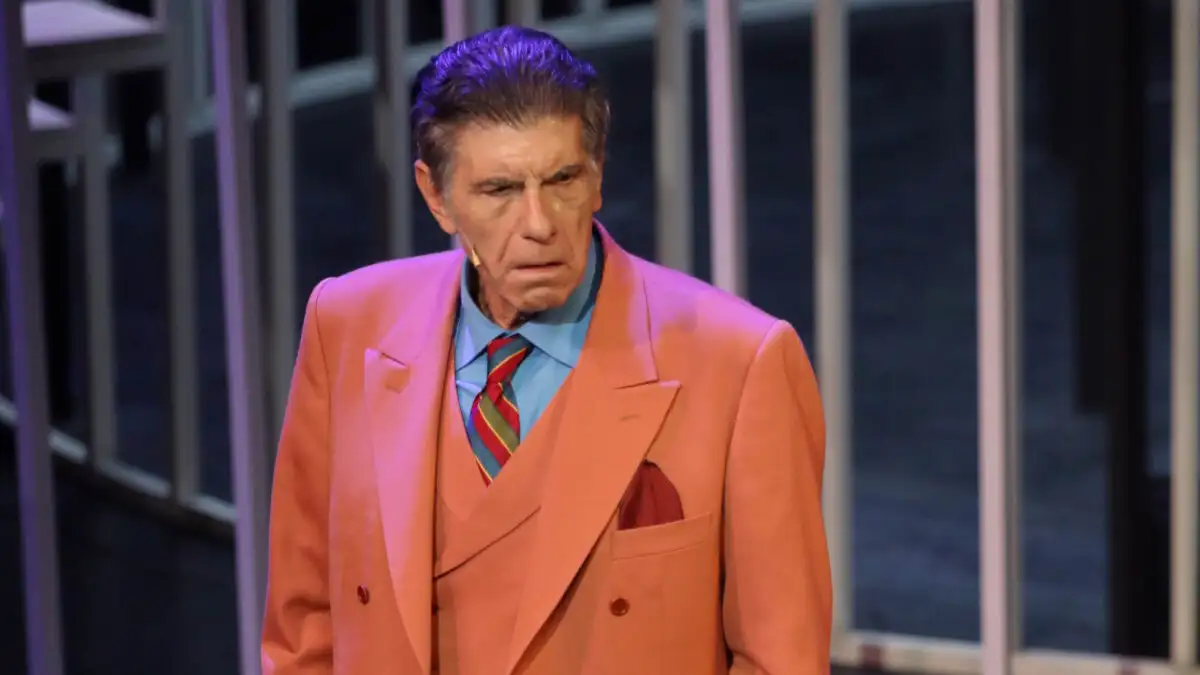 Γιάννης Μπέζος: “Τη βλακεία την αντιμετωπίζεις με χιούμορ ή λέγοντας “περαστικά””