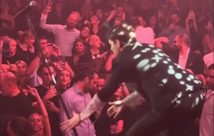 Ο Νίνο και το… ιπτάμενο μικρόφωνο