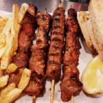 Σουβλατζίδικο στη Δραπετσώνα είχε στο… μενού κοκαΐνη και ηρωίνη  