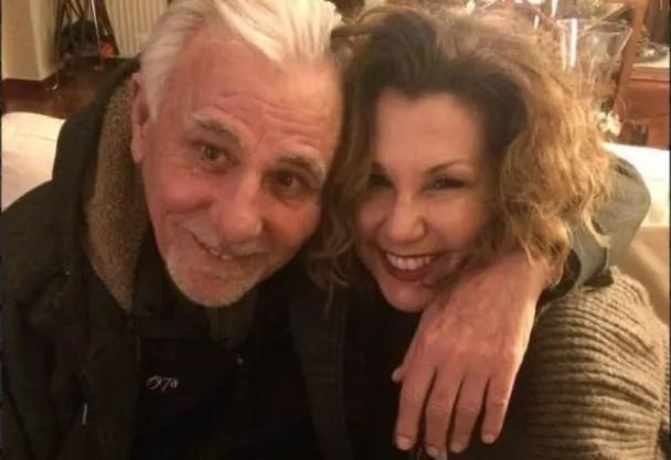 Λίλλυ Καρατζαφέρη: Έσβησες ήρεμα στην αγκαλιά μου, φίλησε μου τη μαμά