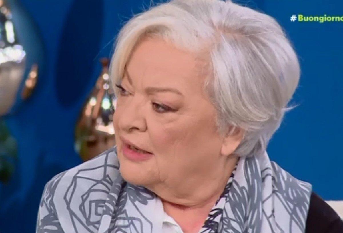 Τάνια Τσανακλίδου: «Πήγα στο μνήμα της μαμάς μου και το έβαλα τέρμα»