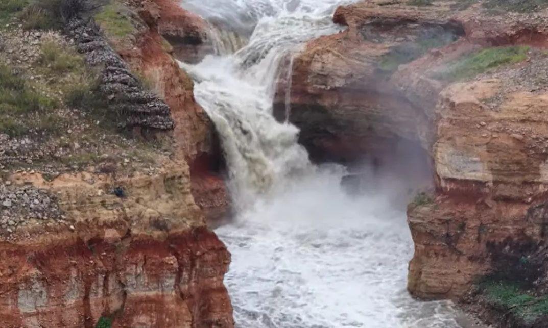 Γέμισε η λίμνη Υλίκη από τις βροχές και τα χιόνια!