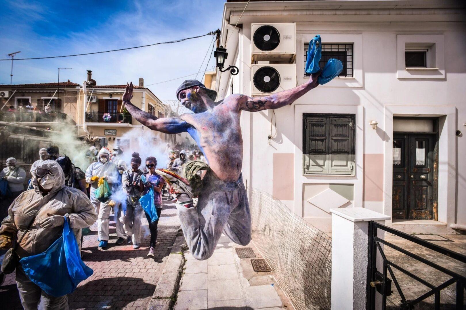 Γαλαξίδι για ατελείωτο αλευρομουτζούρωμα 