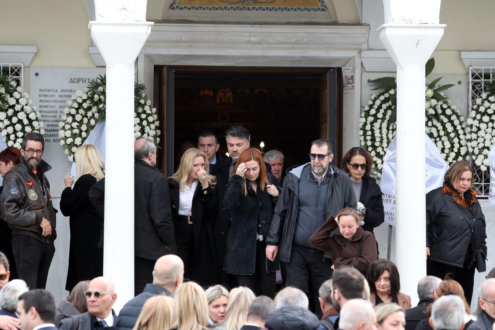 Συγκίνηση στην κηδεία της δημοσιογράφου Αντιγόνης Πανέλλη