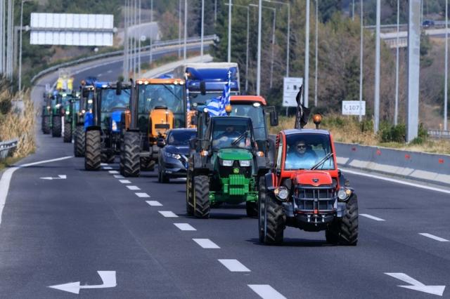 Αγρότες: Στις 12:00 στις Αφίδνες πριν την «κάθοδο» στο Σύνταγμα