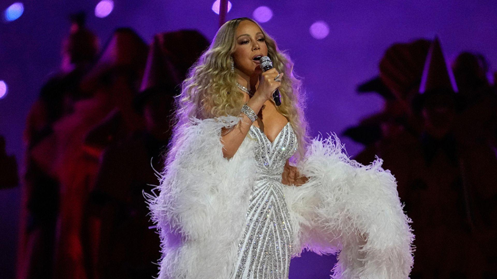 Μαράια Κάρεϊ: Με κοσμήματα 306 καρατίων στην τελετή έναρξης των Χειμερινών Ολυμπιακών Αγώνων