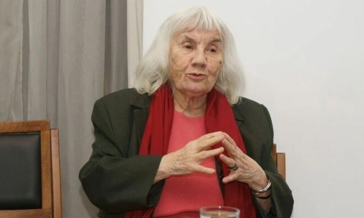 Πέθανε η συγγραφέας Ιωάννα Καρατζαφέρη σε ηλικία 97 ετών