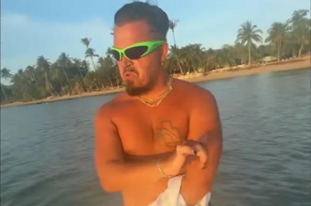 O Käärijä χορεύει το Ferto του Akyla