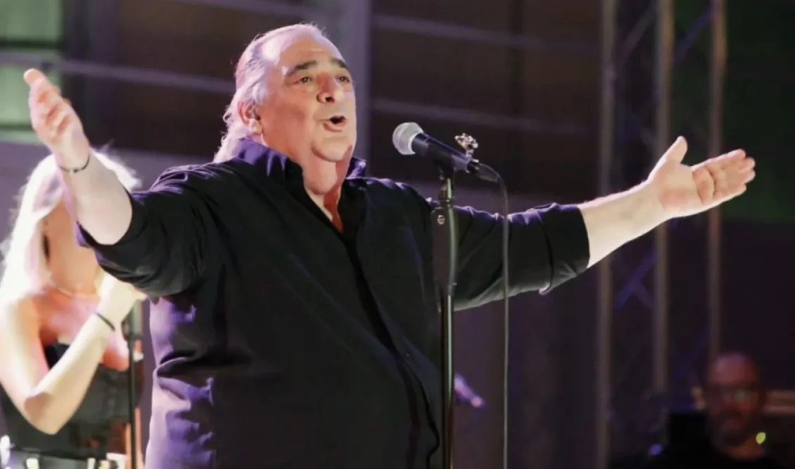 Βασίλης Καρράς: Δύο ακυκλοφόρητων τραγουδιών στον Νότες 96