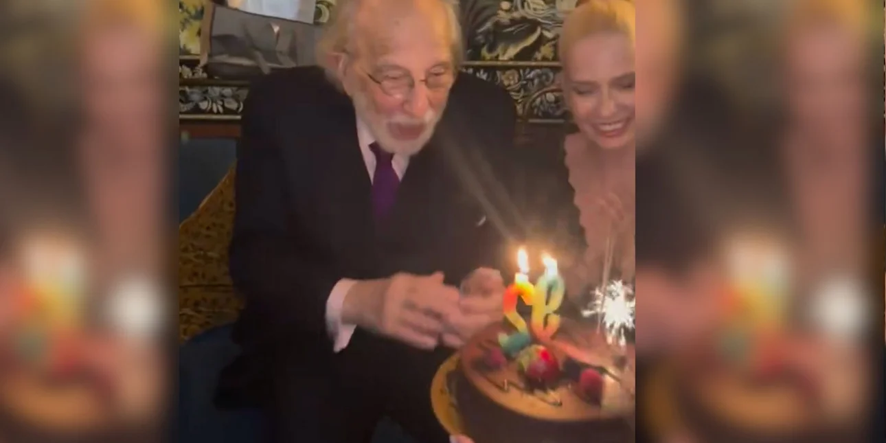 Αλέξανδρος Λυκουρέζος: Πάρτι-έκπληξη για τα 92α γενέθλιά του