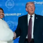 Νίκι Μινάζ: Φωτογραφίες AI με τον Τραμπ φορώντας ασορτί ροζ ρούχα