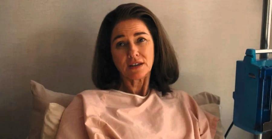 Ναόμι Γουότς: Δίχασε κοινό και κριτικούς ως Τζάκι Κένεντι