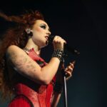 Η τόπλες εμφάνιση της Τσάπελ Ρόουν στα Grammy