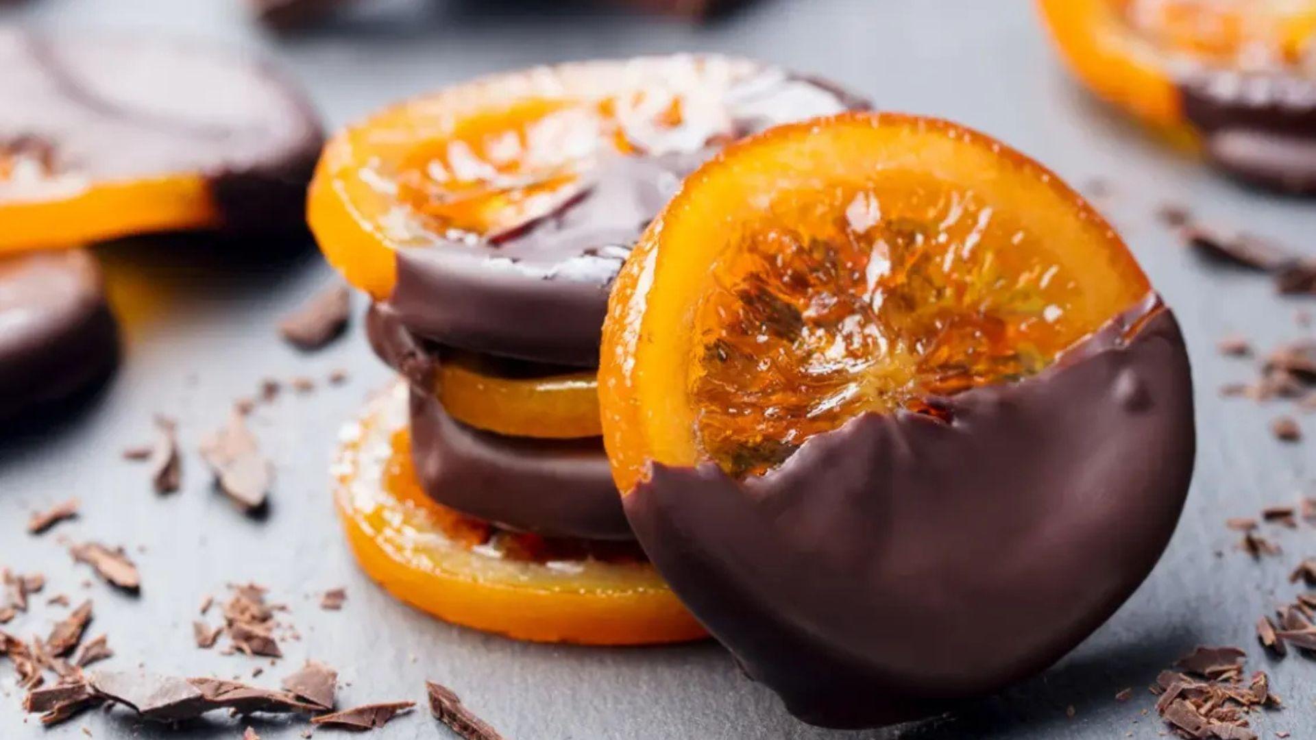 Η viral συνταγή για λαχταριστά σοκολατάκια με μόνο δύο υλικά