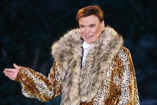 Γιώργος Μαρίνος: Ο εκκεντρικός σόουμαν που έζησε όπως ήθελε