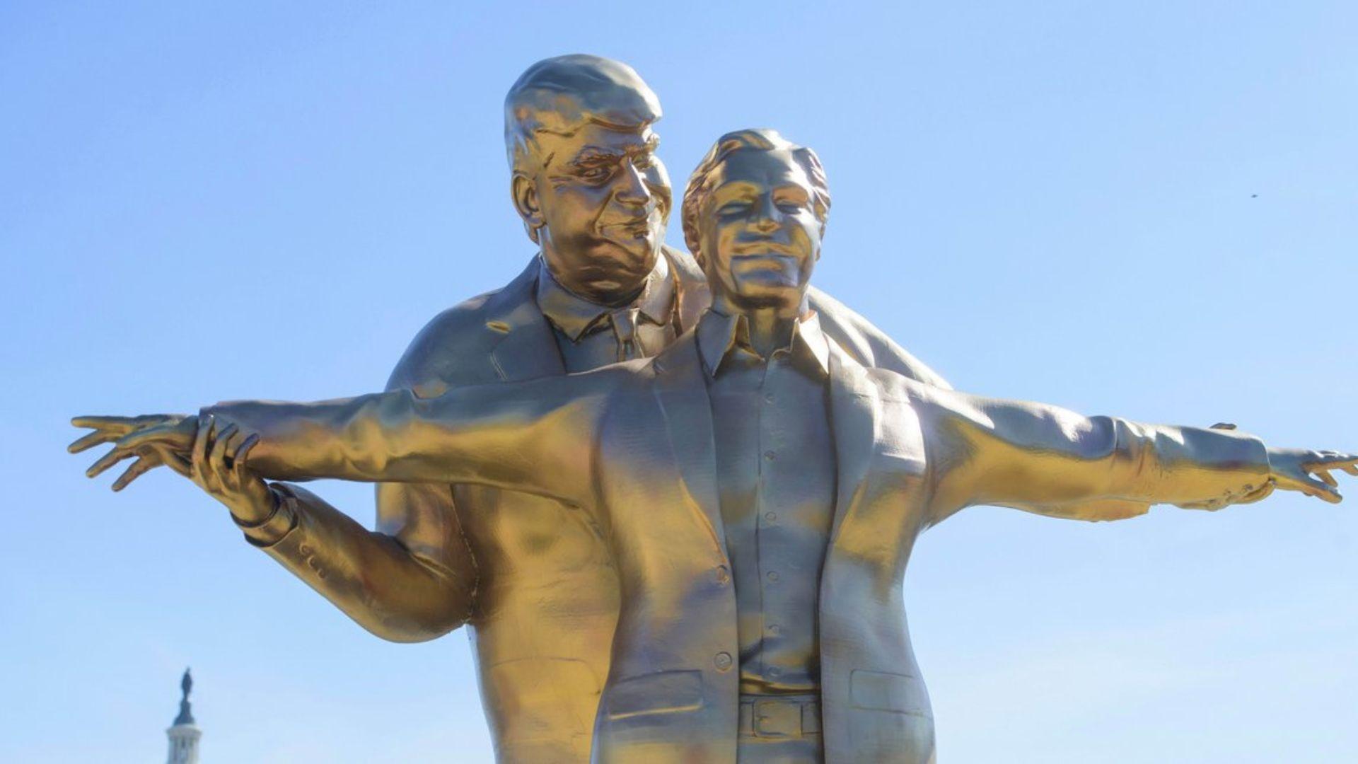 Τραμπ και Έπσταϊν στη σκηνή του «Τιτανικού»!