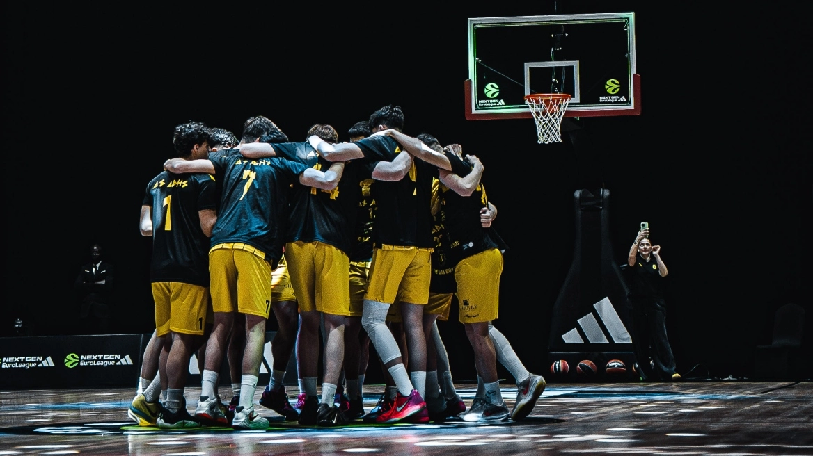 Παραμένουν εγκλωβισμένα στο Ντουμπάι τα παιδιά του Άρη Θεσσαλονίκης