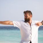 Baduanjin: Η αρχαία κινεζική άσκηση που «ρίχνει» την πίεση όσο και τα φάρμακα