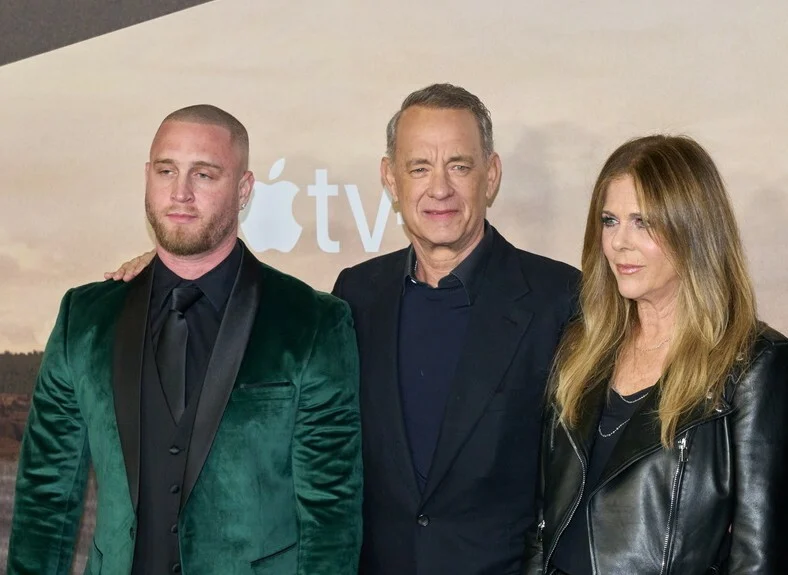 Τσετ Χανκς: Ταξίδεψε με ελληνικό διαβατήριο στην Κολομβία και δεν μπορεί να επιστρέψει στις ΗΠΑ