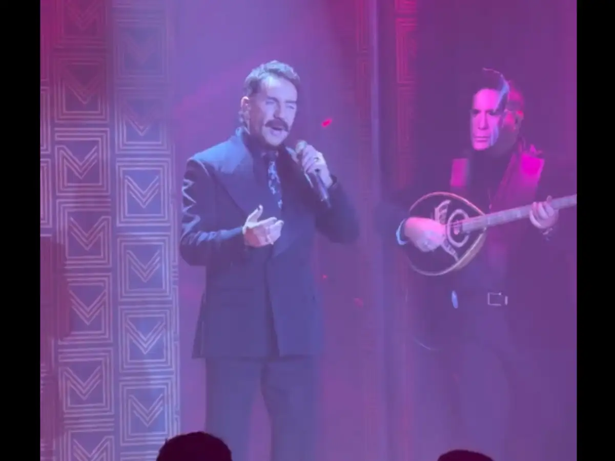 Γιώργος Μαζωνάκης: Επέστρεψε  με… μουστάκι μετά το χειρουργείο στη χολή