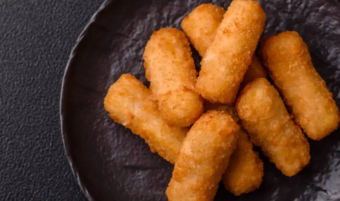 Τραγανές κροκέτες κοτόπουλου με μοτσαρέλα