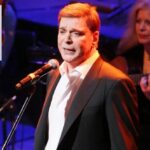 Όταν ο Τουρνάς εμπνεύστηκε από τον Γιώργο Μαρίνο και έγραψε το τραγούδι “Ο Αχιλλέας απ’ το Κάιρο”