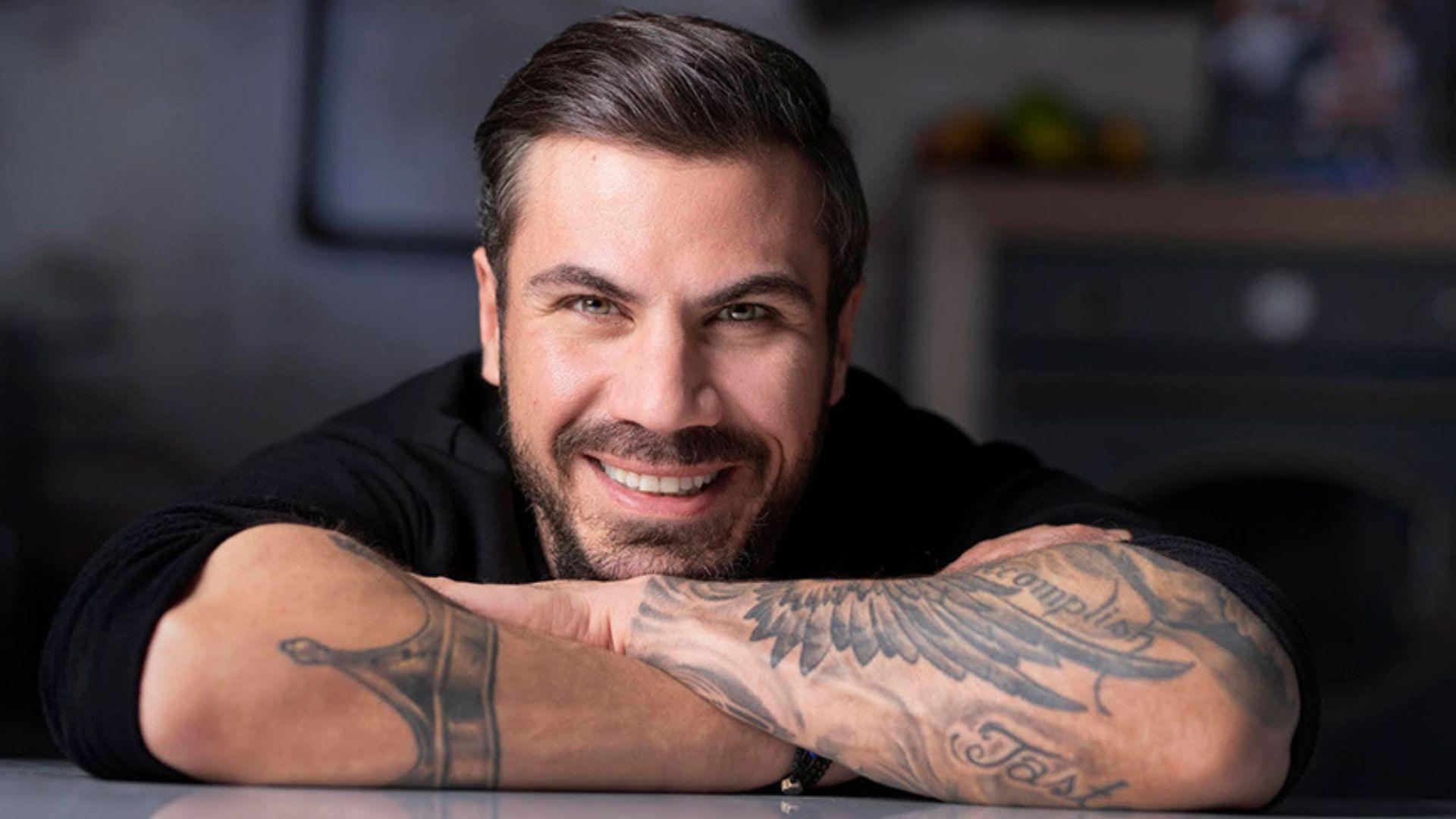 Άκης Πετρετζίκης: Η έκπληξη για τα γενέθλιά του και το μήνυμα μετά το σοβαρό τραυματισμό του