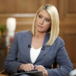 Σία Κοσιώνη: Η πρώτη αντίδραση στην κάμερα μετά τις φήμες για τα “σύννεφα” στη σχέση της με τον ΣΚΑΪ