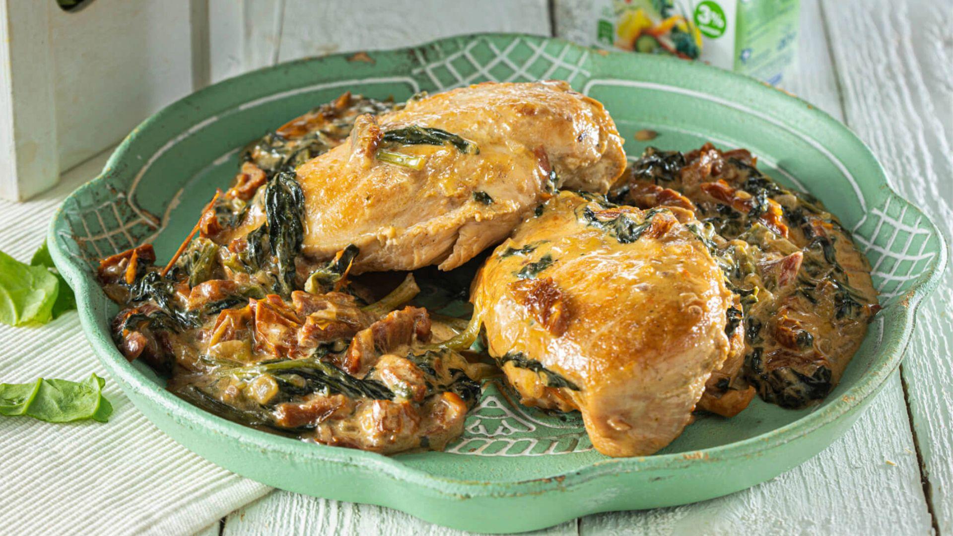 Φτιάξτε λαχταριστό κοτόπουλο με σπανάκι και μανιτάρια