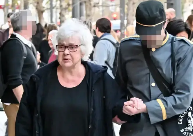 Ξένια Καλογεροπούλου: Η σπάνια εμφάνιση στο κέντρο της Αθήνας